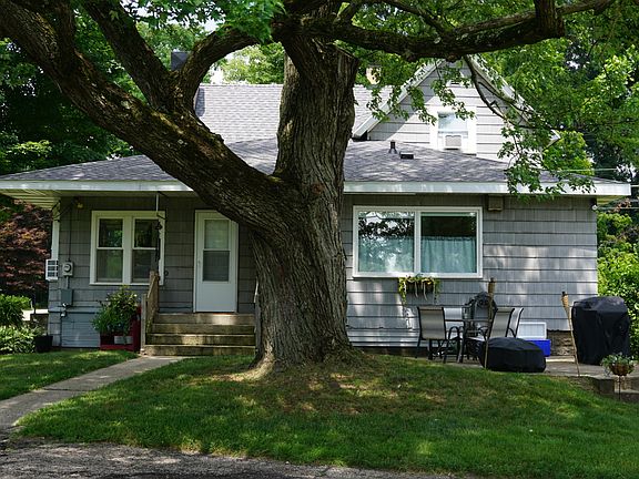 2nd image of 726 N Kalamazoo St
