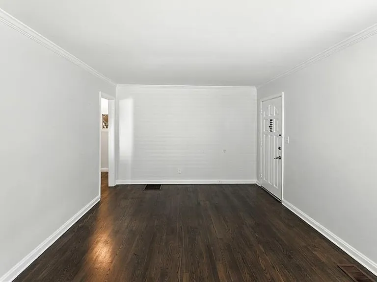 1411 Mercer Ave — Photo 14