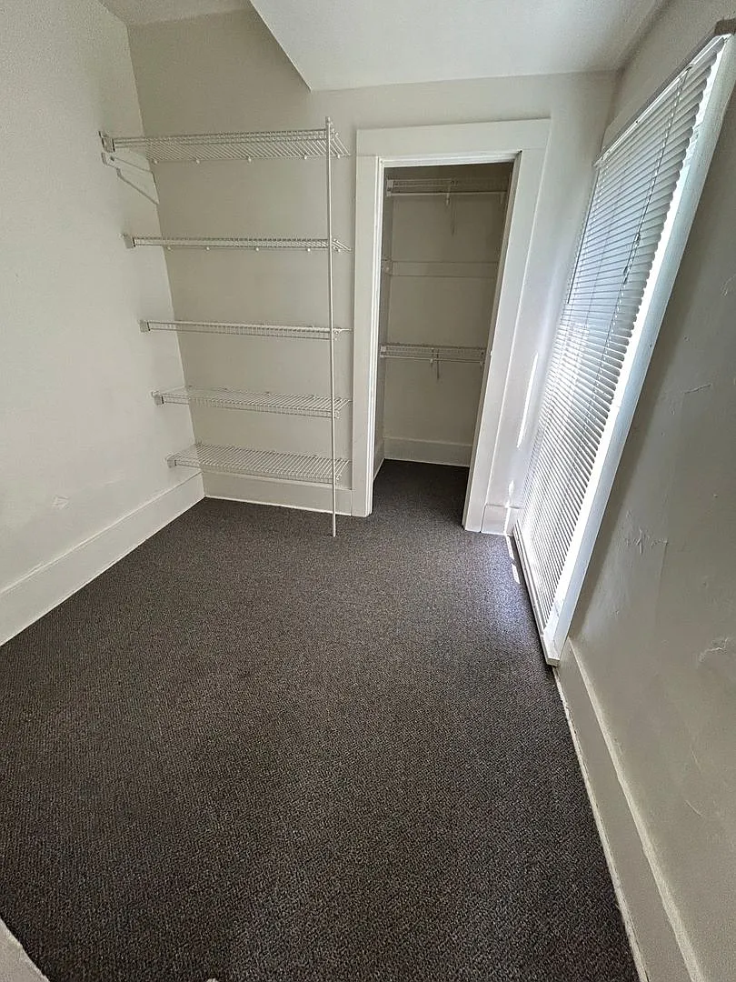 3 Bedroom 1 Bathroom Near Campus — Photo 4