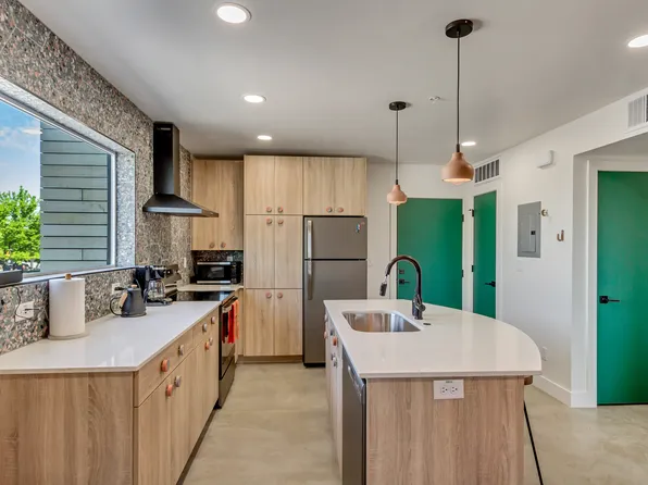 Maven 156, 156 E 900 S #424, Salt Lake City, UT 84111