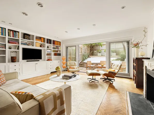 39 East 75th Street image 1 of 13