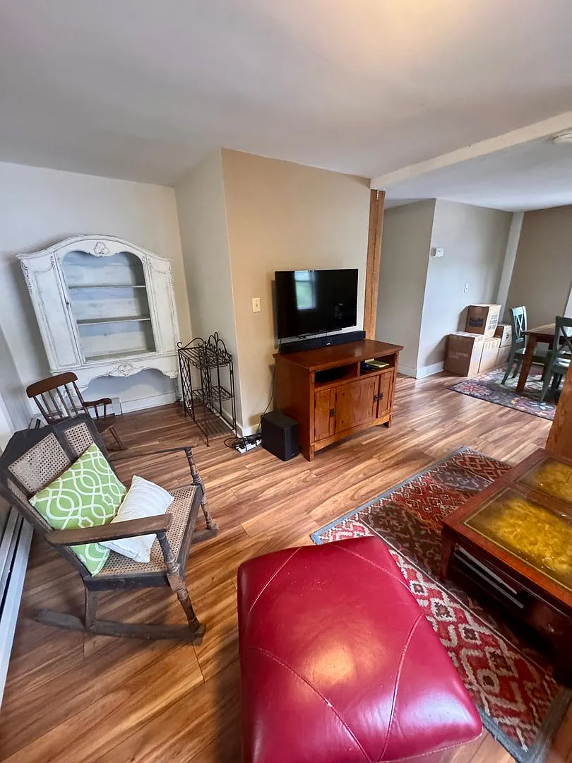 Spacious 3-Bedroom| Downtown Newnarket| Sept 1st! — Photo 3