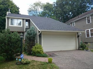 111 Bonad Rd, Brookline, MA 02467