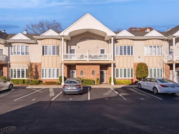 6 Sarah Court #6, Amityville, NY 11701