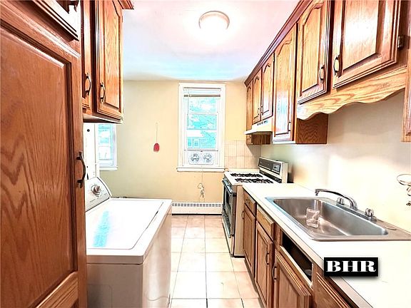 5th image of 2050 E 58th St #131E