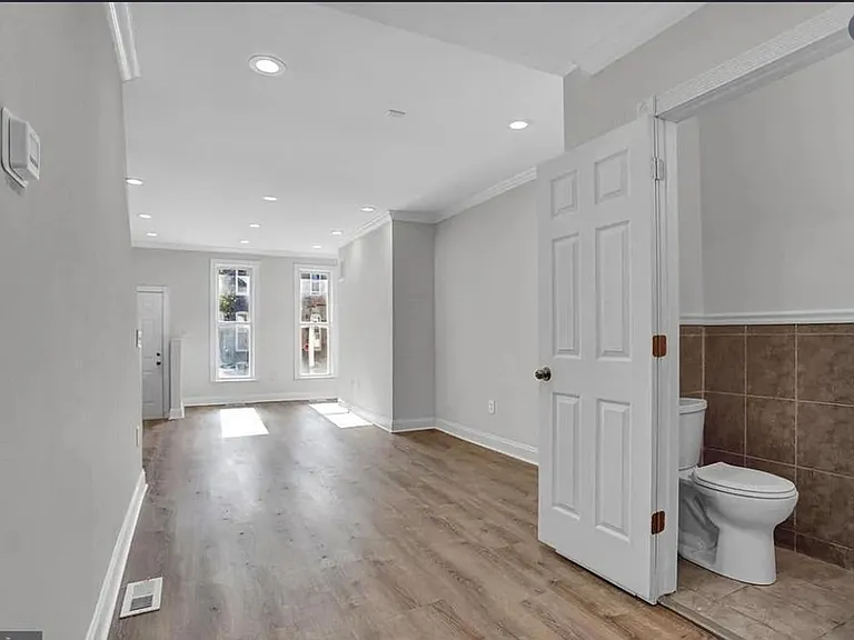 1520 Holbrook St — Photo 13