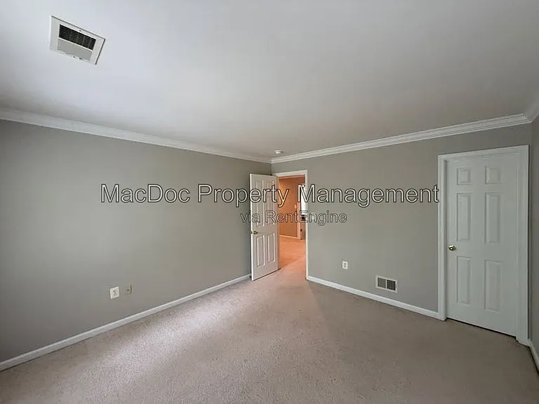 1404 Graham Dr — Photo 45
