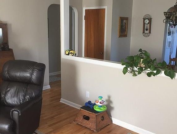 4th image of 1805 Clark Ave