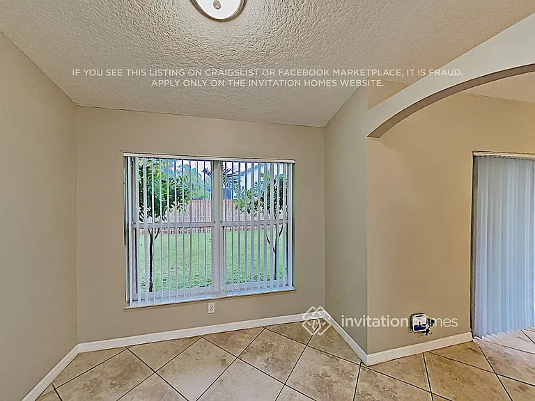 4705 NW 76th St — Photo 7