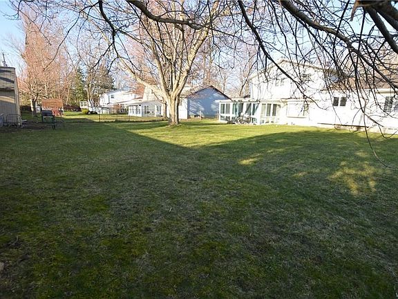 4th image of 174 Parkhaven Dr