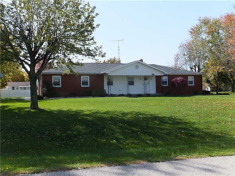1st image of 1061 E Lakeshore Dr