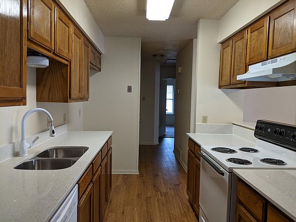 3rd image of 4222 Wingrove Dr