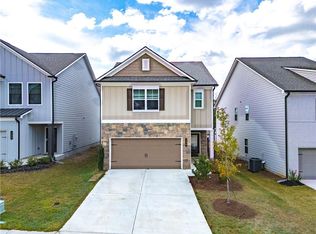 258 Station Overlook Dr, Auburn, GA 30011