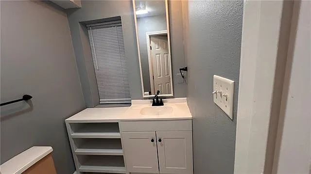 5704 Count Ln — Photo 4