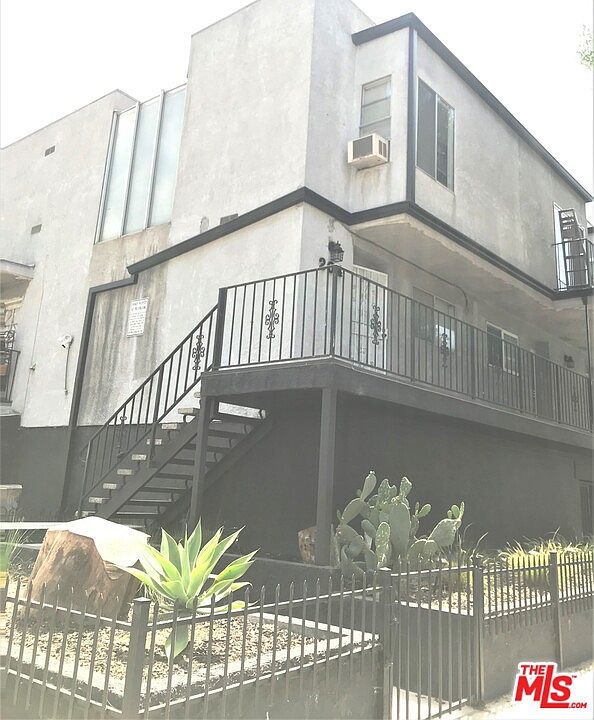 1st image of 204 W Lime St #1