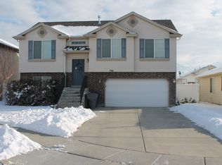 736 N Haworth Cir, North Salt Lake, UT 84054