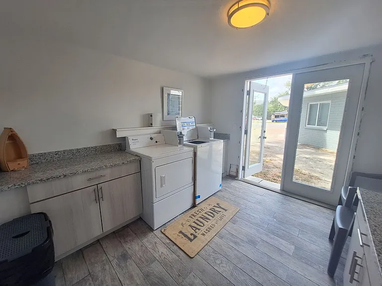 805 N Dixie Fwy #4 — Photo 19