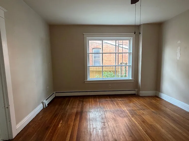 1432 Monroe St — Photo 3