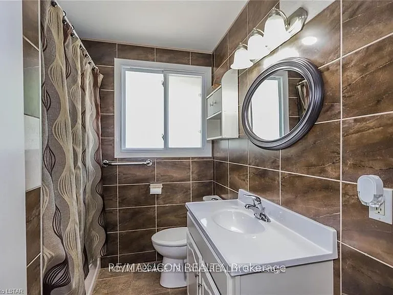 12 Garland Cres #MAIN — Photo 6