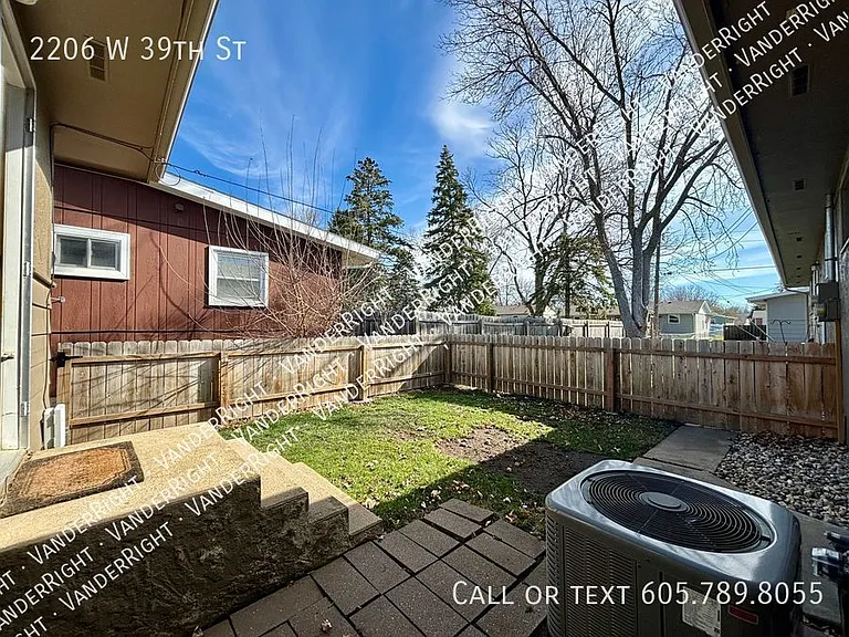 2206 W 39th St — Photo 15