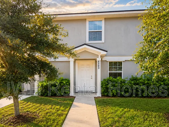 8493 McGirts Village Ln, Jacksonville, FL 32210