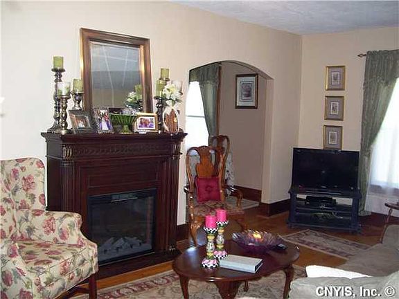 5th image of 410 Delmar Pl