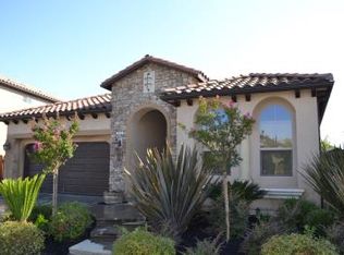 1477 E Via Estrella Dr, Fresno, CA 93730