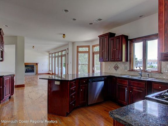 4th image of 716 Nautilus Blvd