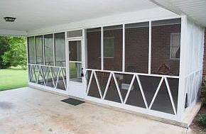 4th image of 827 Ingle St
