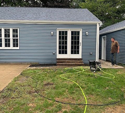 5th image of 111 Brainard Dr