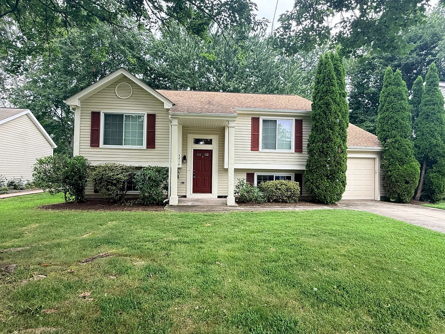 4 bed, 1844 sqft, $3,200 — Photo 1