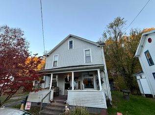 43 Carroll St, Cairo, WV 26337