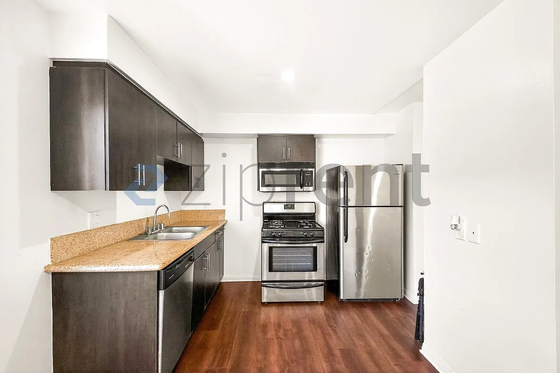 1 bed, 700 sqft, $1,850 — Photo 2