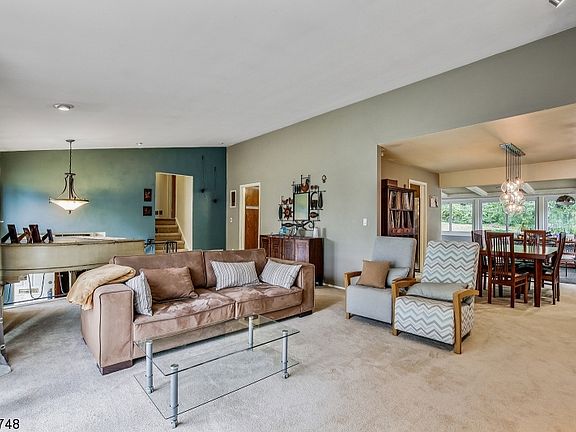 4th image of 26 Korwel Cir