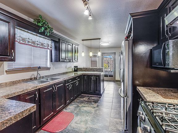 5th image of 3916 Tierra Isla Way