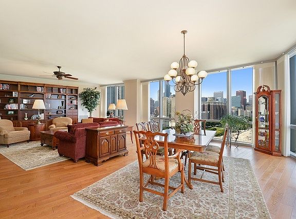 4th image of 1211 S Prairie Ave APT 1501