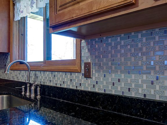 4th image of 99 Diamond Ln