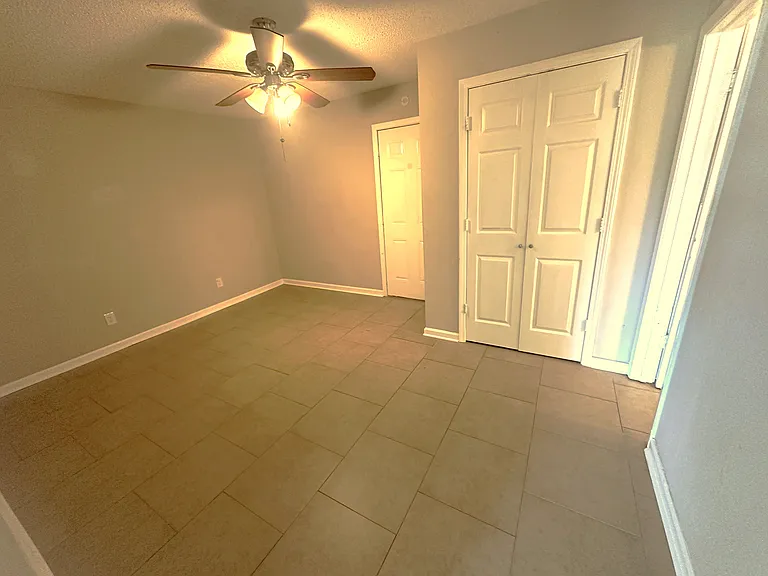 940 Robbie St #A — Photo 7