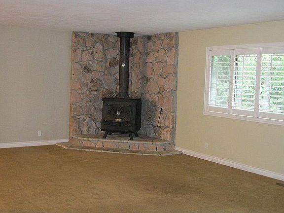 2nd image of 26417 Parkwood Dr
