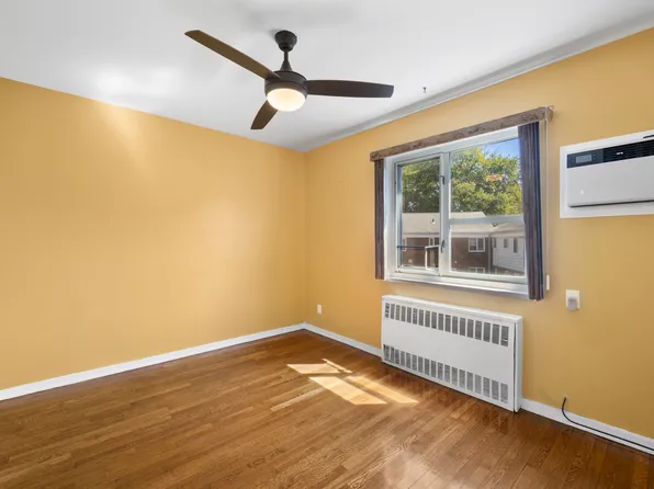 227-16 Hillside Avenue image 7 of 23