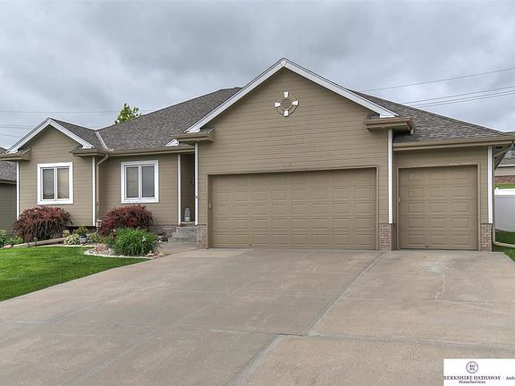 3rd image of 8112 S 155th Ave