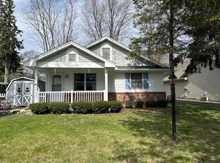 8088 Summerfield Rd APT B, Lambertville, MI 48144