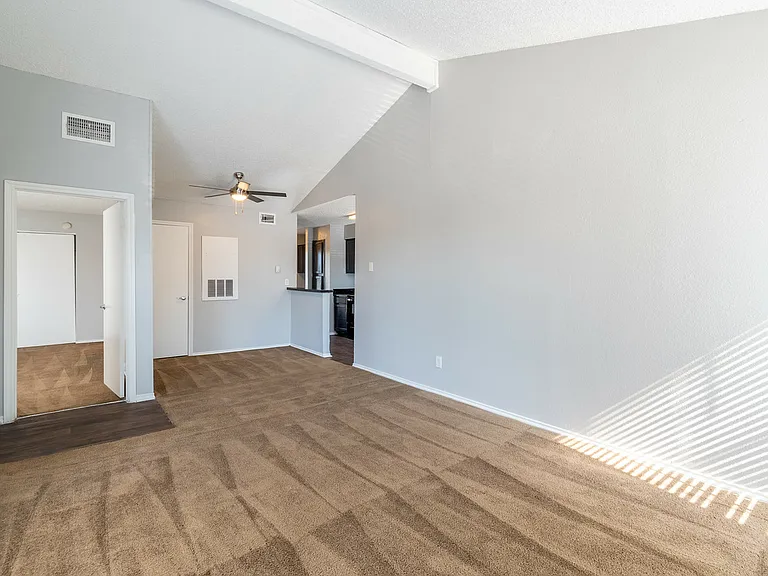 La Prada Place Apartments — Photo 47