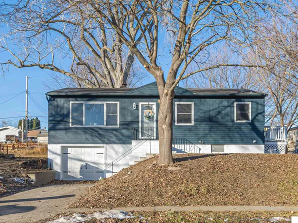 3202 Wallace Ave, Bellevue, NE 68005