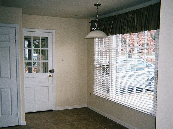 4th image of 2748 Oldewood Dr