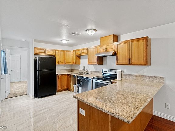 2nd image of 3769 Fairlawn Ave
