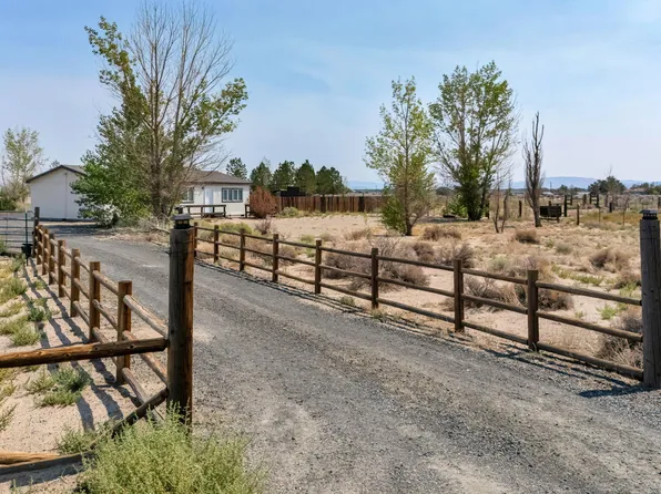 3035 E 4th St, Silver Springs, NV 89429