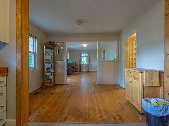 5th image of 1414 Brenda Rd