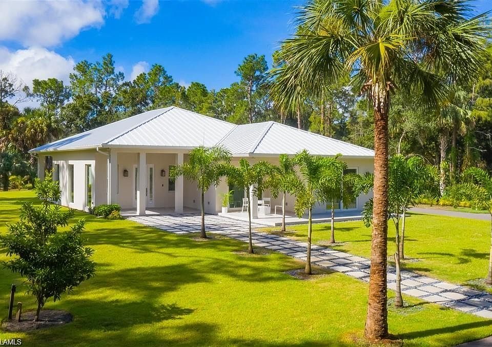 1st image of 3740 3rd Ave SW