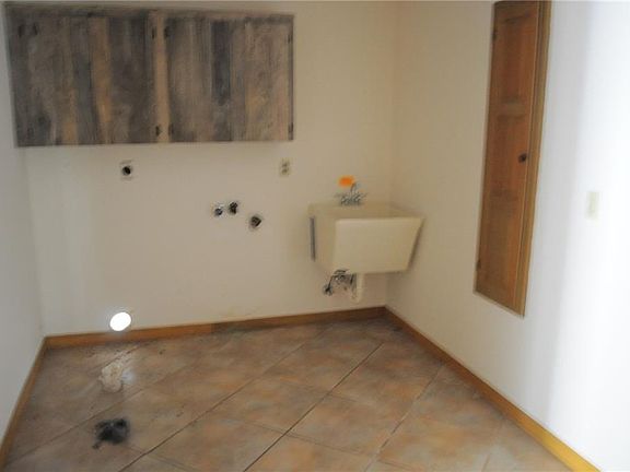 2nd image of 2006 N Golfview Dr